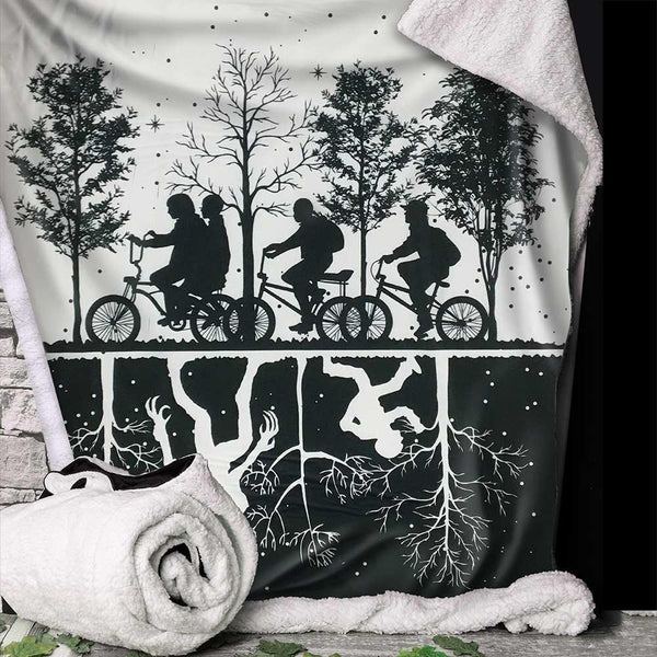 Stranger Things Throw 100*150cm - GiftMasters.co.uk