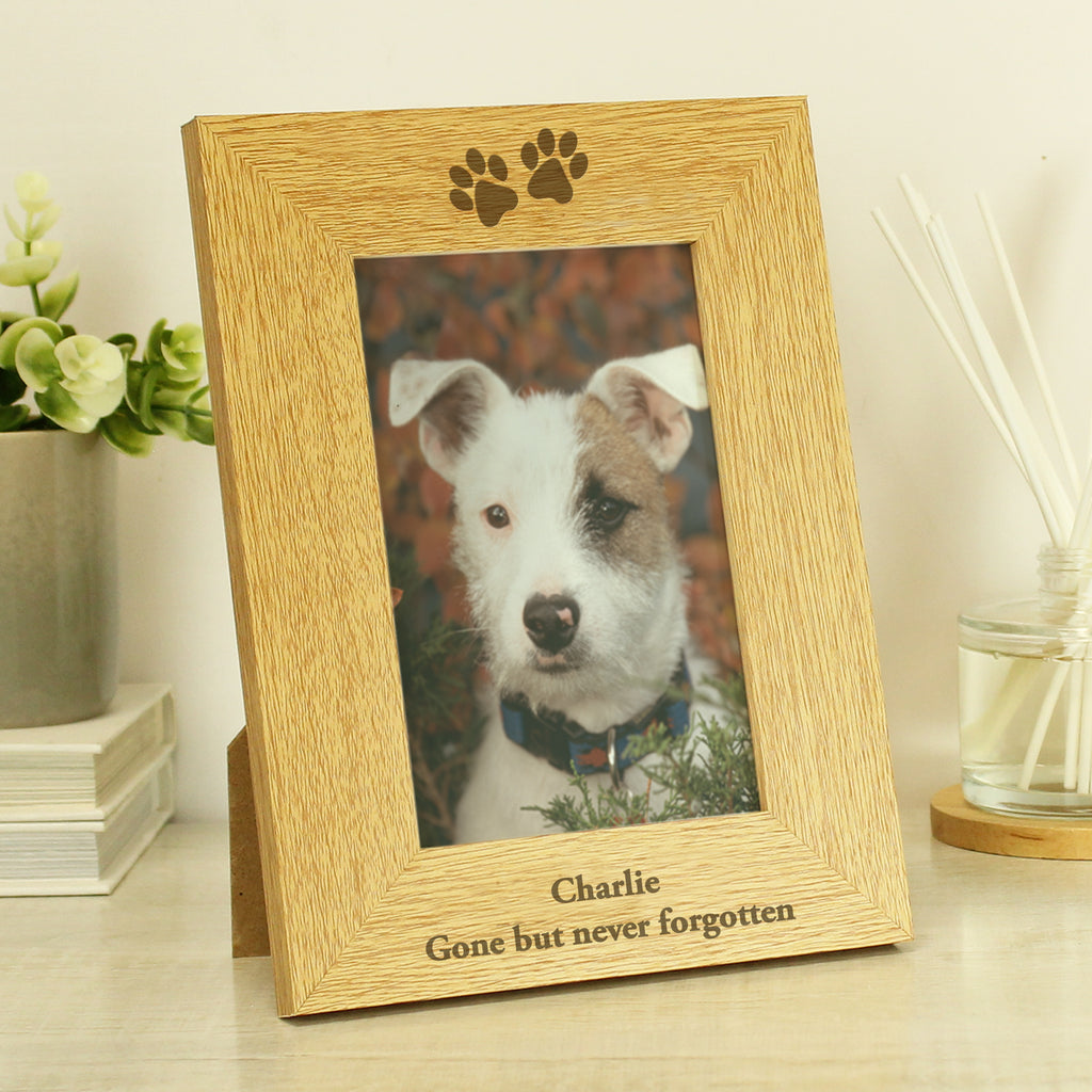 Personalised Oak Finish 6x4 Paw Prints Photo Frame - GiftMasters.co.uk