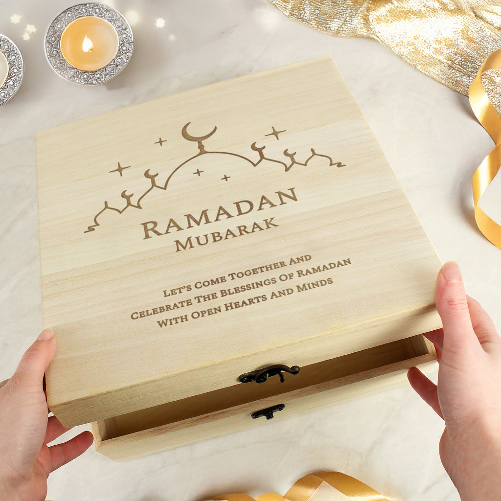Personalised Eid and Ramadan Large Wooden Keepsake Box - Buy Keepsakes at GiftMasters.co.uk
