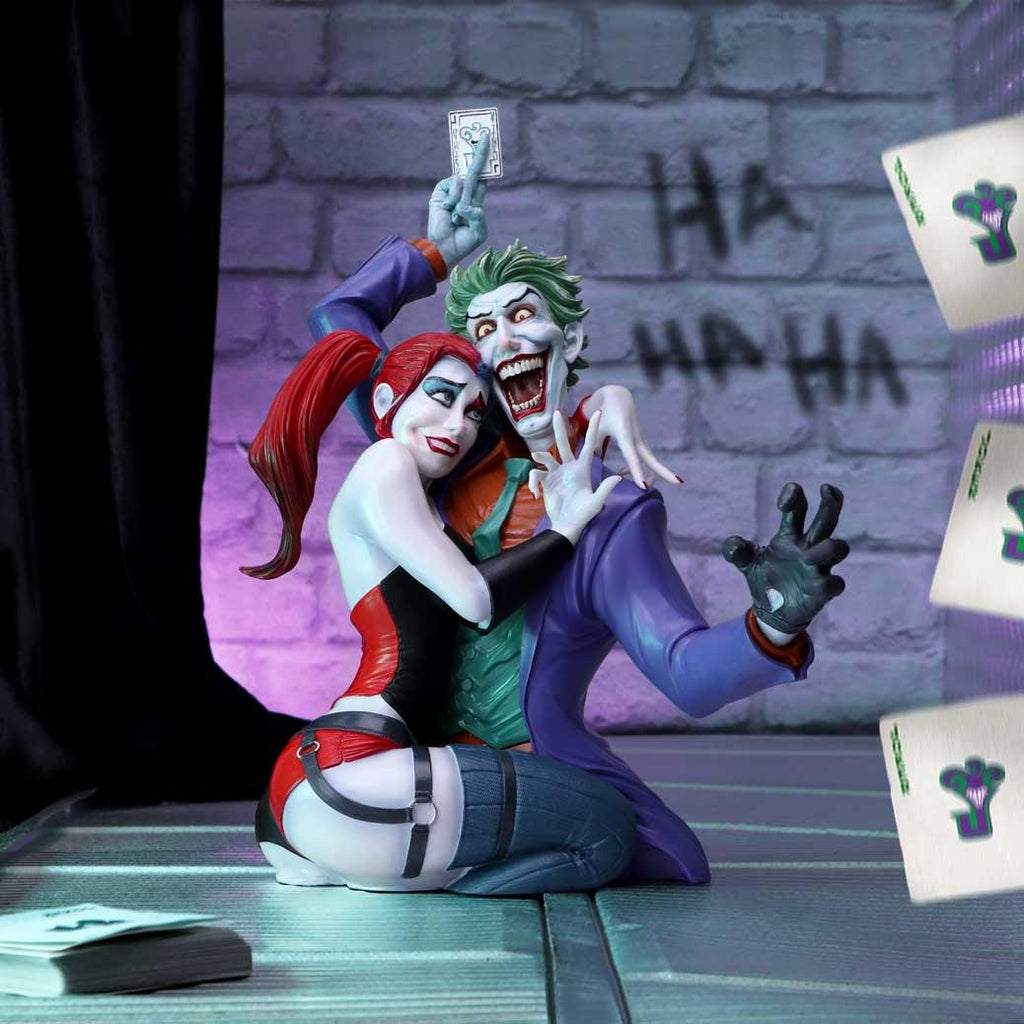 The Joker and Harley Quinn Bust 37.5cm Ornament - Buy Figurines Large (30-50cm) at GiftMasters.co.uk