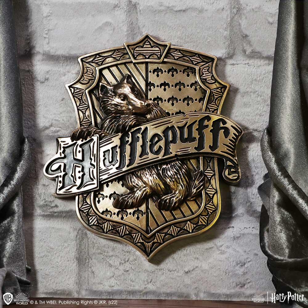 Harry Potter Hufflepuff Wall Plaque 20.5cm - Buy Wall Hanging Sculptures at GiftMasters.co.uk