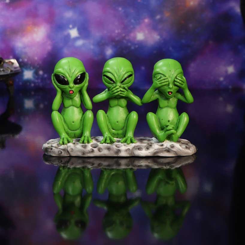 Three Wise Martians 16cm Ornament - Buy Figurines Medium (15-29cm) at GiftMasters.co.uk